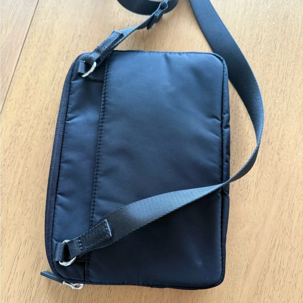lululemon athletica Black Compact Crossbody Bag - Picture 4 of 4